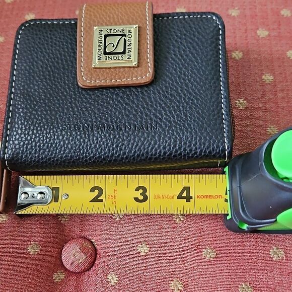 Stone Mountain Leather Wallet - Picture 7 of 7